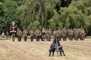 Das Luftwaffenmusikkorps Erfurt in Formation beim Abschlussappell.