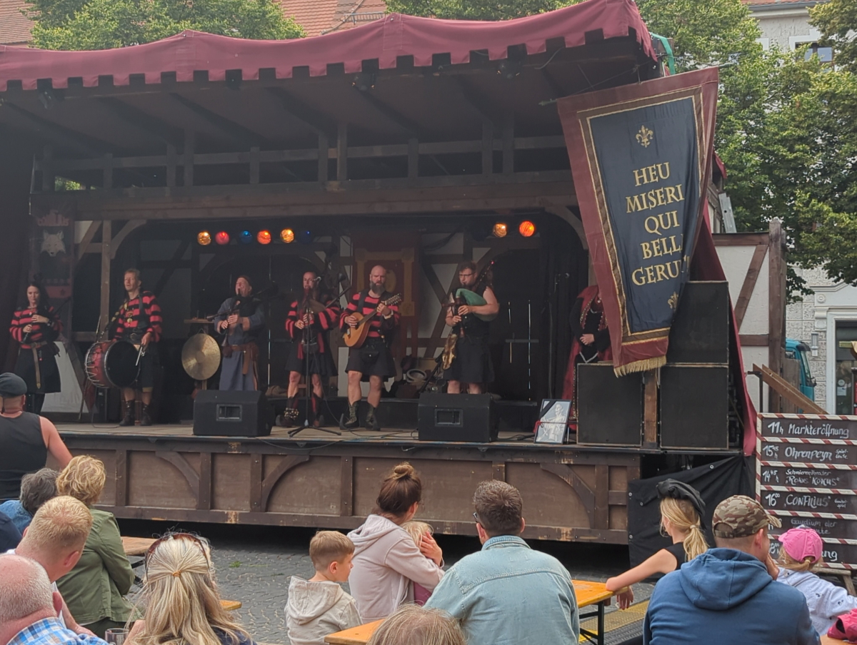 Brassbläser und Karussellfahrten: So klang das Peter-und-Paul-Stadtfest aus