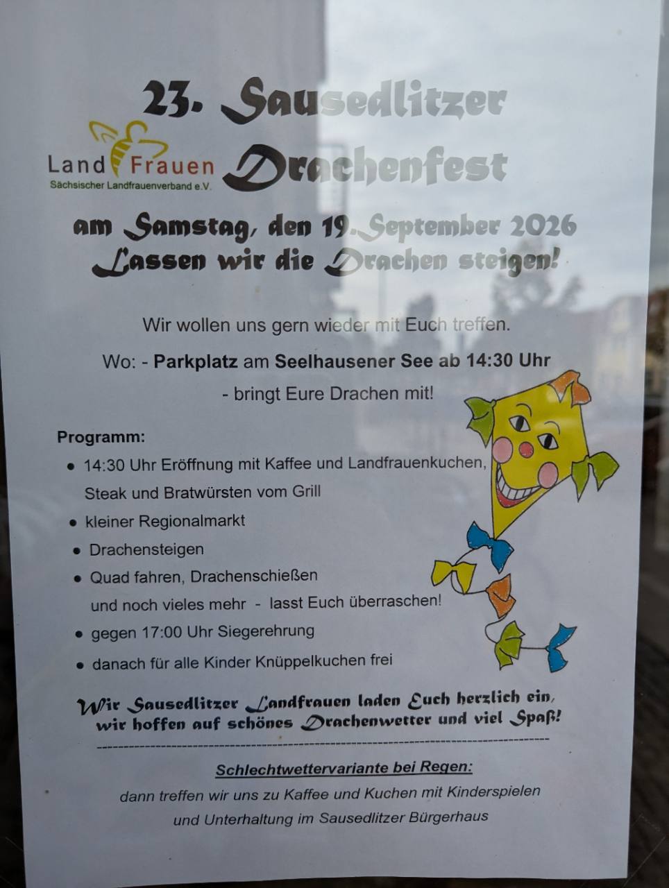 Fotografierter Aushang der Sausedlitzer Landfrauen zum 23. Drachenfest am 19. September 2026.