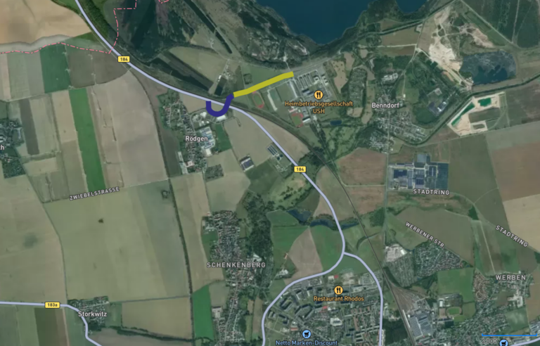 Satellitenkarte der K 7441 zwischen Benndorf und der B 184: erster Bauabschnitt lila, zweiter Bauabschnitt gelb markiert